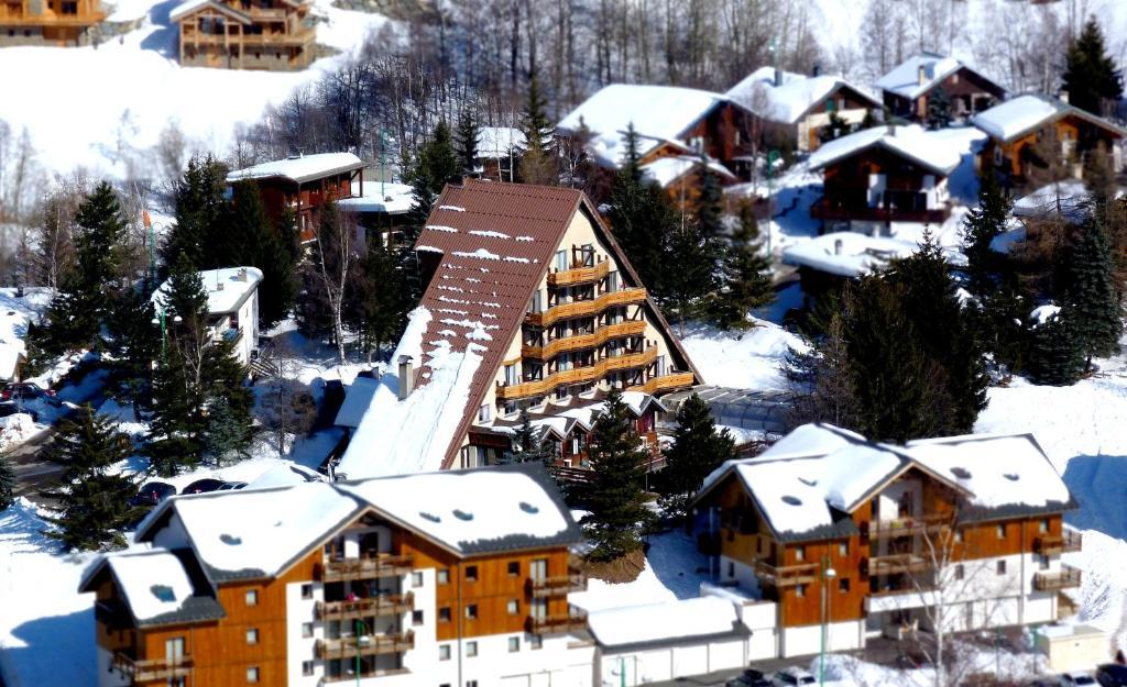 Hotel Adret Les Deux Alpes Buitenkant foto